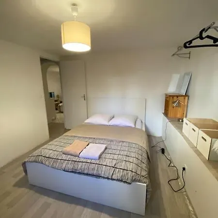 Apartment Paris In 10 Min, Cosy With A Courtyard Puteaux